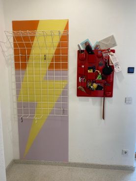Glasrückwand verschiedenfarbig beschichtet