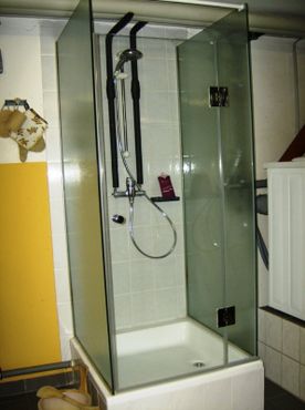 Glasbau Wöhrer GmbH Badgestaltung in Traiskirchen, Baden und Mödling Niederösterreich
