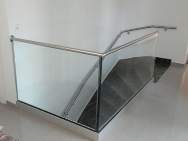 Glasbau Wöhrer GmbH Bauverglasungen, Stiegengeländer und mehr in Traiskirchen Mödling und Baden