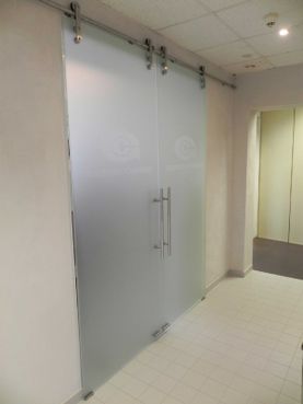 Glasschiebetüre satiniert