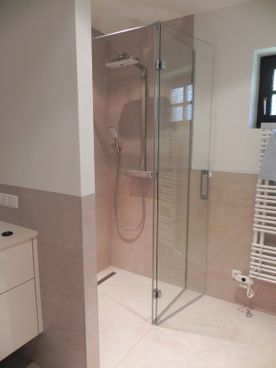 Glasbau Wöhrer GmbH Badgestaltung in Traiskirchen, Baden und Mödling Niederösterreich