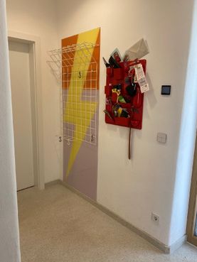 Glasrückwand verschiedenfarbig beschichtet