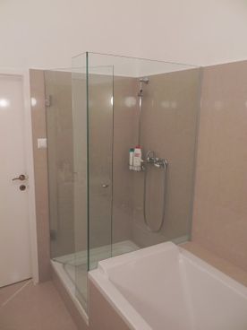 Glasbau Wöhrer GmbH Badgestaltung in Traiskirchen, Baden und Mödling Niederösterreich