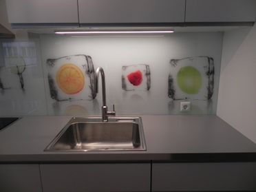 Glasrückwände von Glasbau Wöhrer GmbH in Traiskirchen, Baden und Mödling.