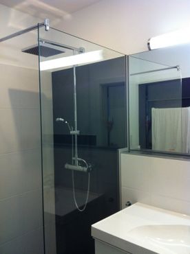 Glasbau Wöhrer GmbH Badgestaltung in Traiskirchen, Baden und Mödling Niederösterreich