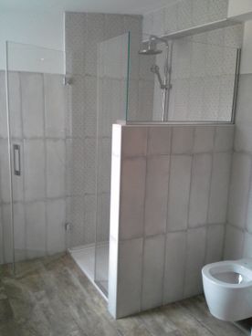 Glasbau Wöhrer GmbH Badgestaltung in Traiskirchen, Baden und Mödling Niederösterreich